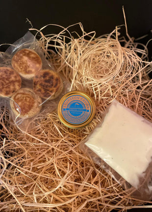 Kaviar vom Stör (50g), Blinis, Crème Fraîche